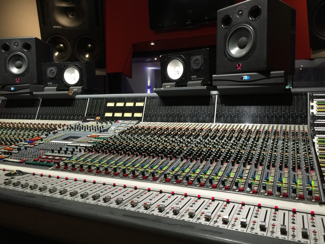 Mixing Console